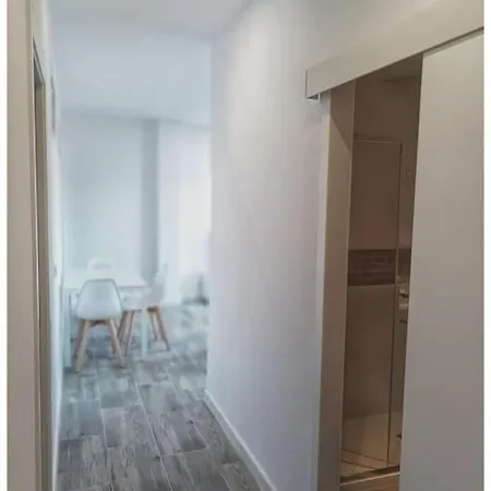 公寓 Precioso Atico En Tercera Planta Sin Ascensor *